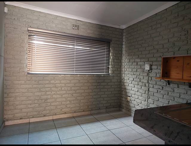 82M² OFFICE TO LET IN MEYERTON CENTRAL